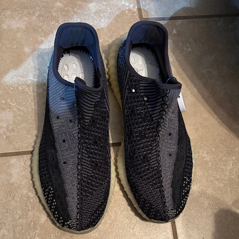 Black/Grey Yeezys - Picture 3 of 6